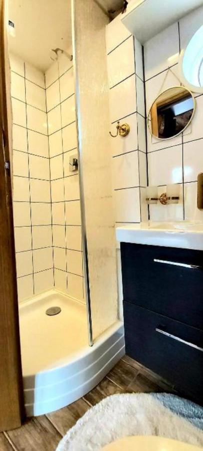Tiny House In The City Prague Extérieur photo